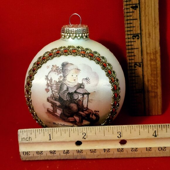 MJ Hummel 2006 Hansel & Gretel Winter Fun Glass Silk Bulb Christmas Ornament - Picture 11 of 14